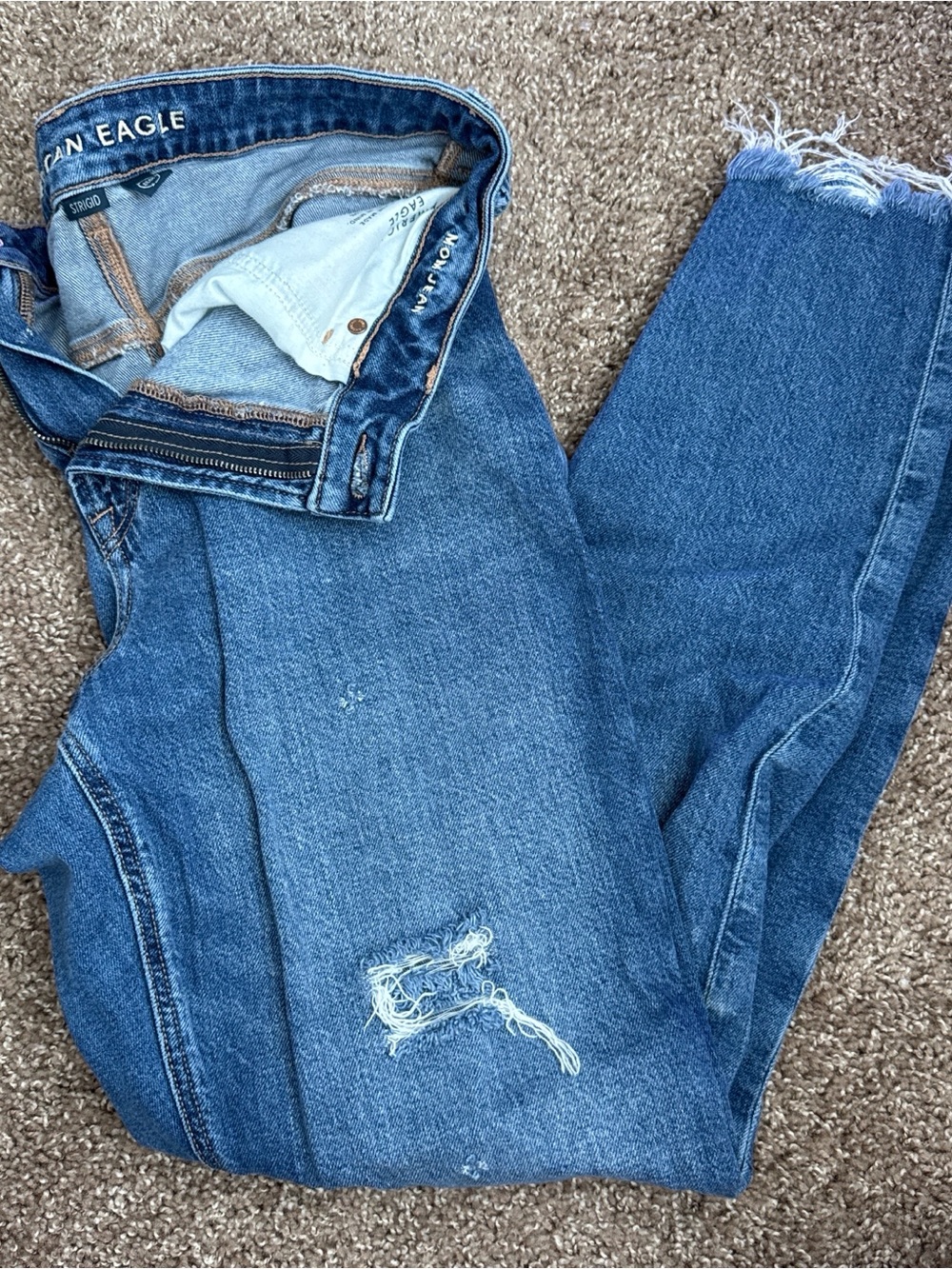American Eagle Outfitters Women's Medium Blue Distressed Boyfriend Jeans